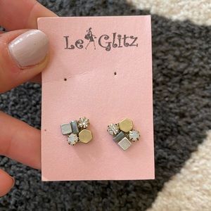 FREE w purchase: Le Glitz multi-stone stud earring